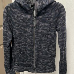 Lululemon scuba Full Zip-Up Hooded Sweatshirt. Size 8. Black, grey, camo color.